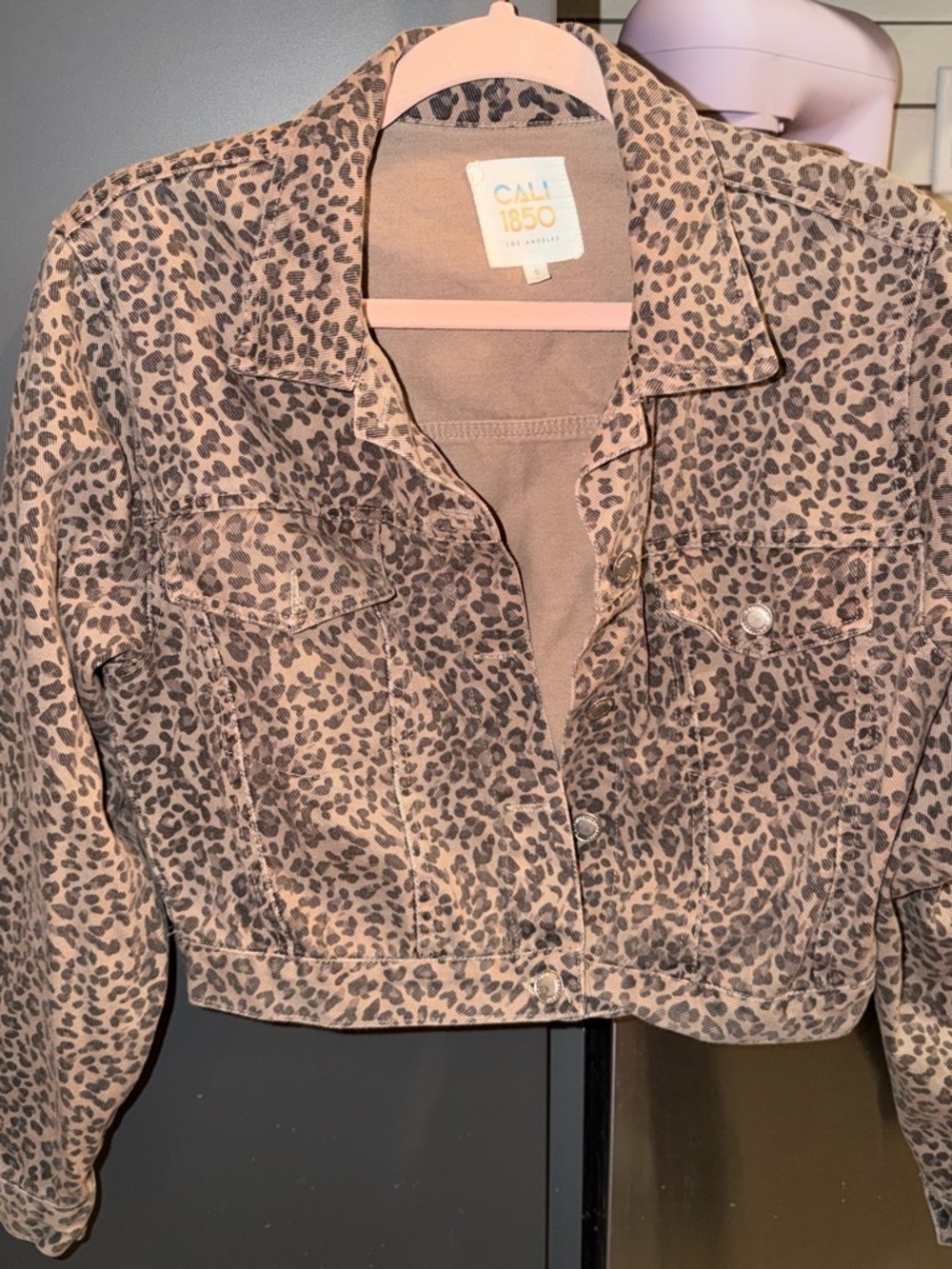 CALI 1850 Women's Leopard Print Jean Jacket - Taupe